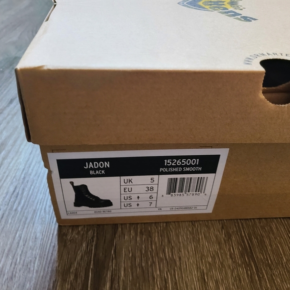 Brand New Jadon DR. MARTENS - Picture 3 of 8